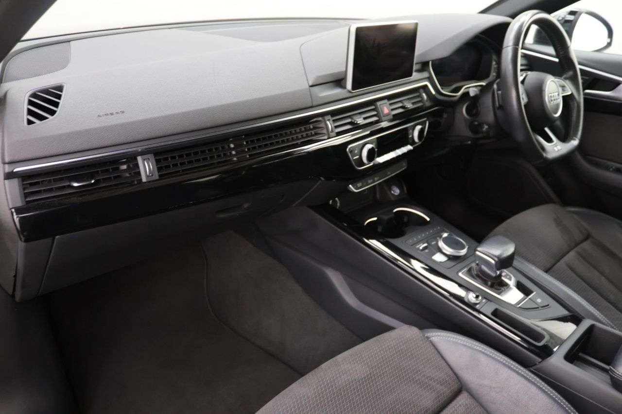 2018 AUDI A4 2018 AUDI A4