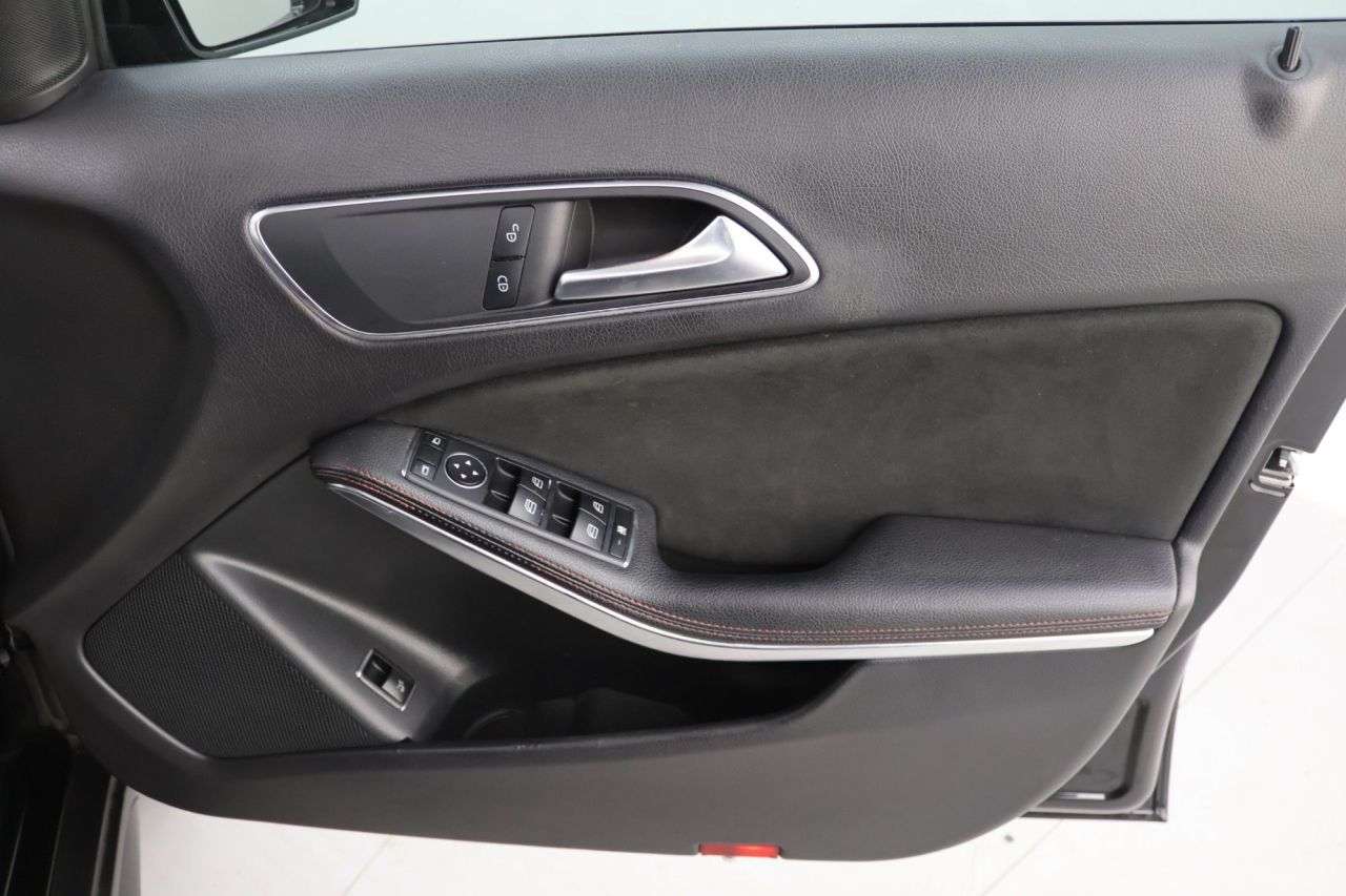 2018 MERCEDES-BENZ GLA CLASS 2018 MERCEDES-BENZ GLA CLASS