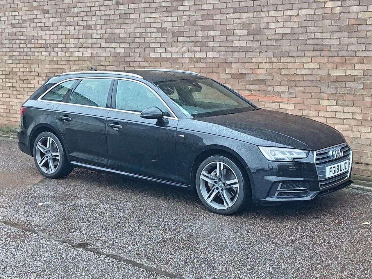A 2018 AUDI A4 AVANT 2.0 TDI ultra S line Estate 5dr Diesel S Tronic Euro 6 (s/s) (190 ps) A 2018 AUDI A4 AVANT 2.0 TDI ultra S line Estate 5dr Diesel S Tronic Euro 6 (s/s) (190 ps)