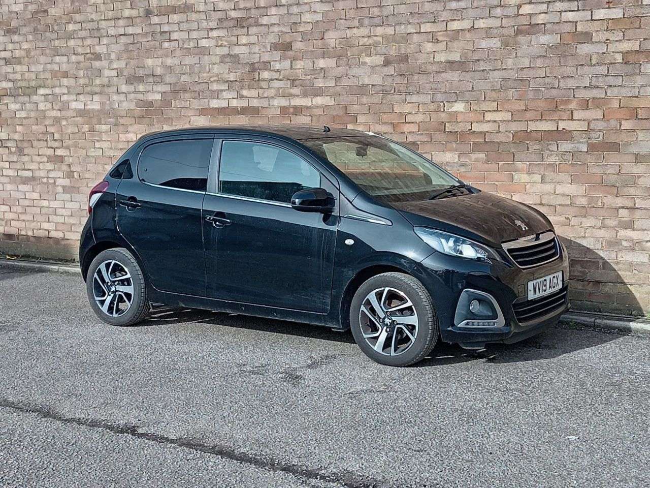 A 2019 PEUGEOT 108 1.0 Allure Hatchback 5dr Petrol 2 Tronic Euro 6 (72 ps) A 2019 PEUGEOT 108 1.0 Allure Hatchback 5dr Petrol 2 Tronic Euro 6 (72 ps)