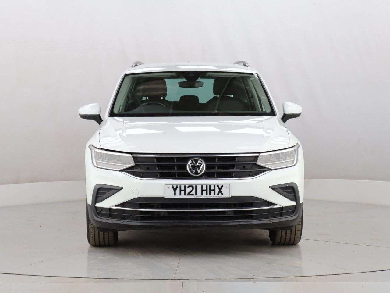 A 2021 VOLKSWAGEN TIGUAN 1.5 TSI Life SUV 5dr Petrol DSG Euro 6 (s/s) (150 ps) A 2021 VOLKSWAGEN TIGUAN 1.5 TSI Life SUV 5dr Petrol DSG Euro 6 (s/s) (150 ps)