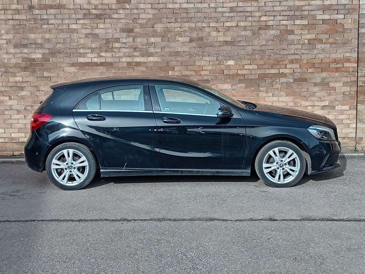 A 2018 MERCEDES-BENZ A CLASS 1.5 A180d Sport (Premium) Hatchback 5dr Diesel 7G-DCT Euro 6 (s/s) (109 ps) A 2018 MERCEDES-BENZ A CLASS 1.5 A180d Sport (Premium) Hatchback 5dr Diesel 7G-DCT Euro 6 (s/s) (109 ps)