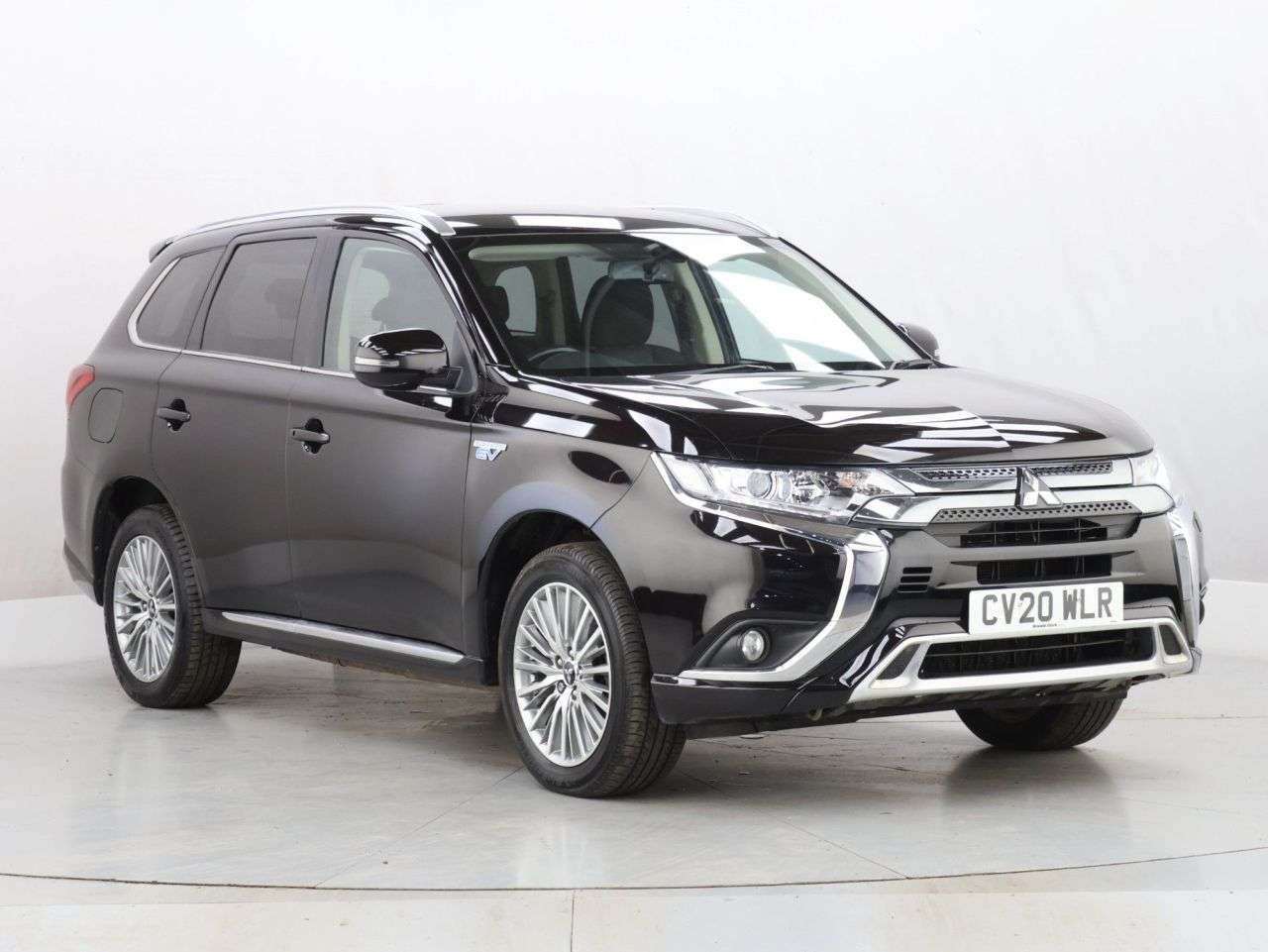 A 2020 MITSUBISHI OUTLANDER 2.4h TwinMotor 13.8kWh Design SUV 5dr Petrol Plug-in Hybrid CVT 4WD Euro 6 A 2020 MITSUBISHI OUTLANDER 2.4h TwinMotor 13.8kWh Design SUV 5dr Petrol Plug-in Hybrid CVT 4WD Euro 6