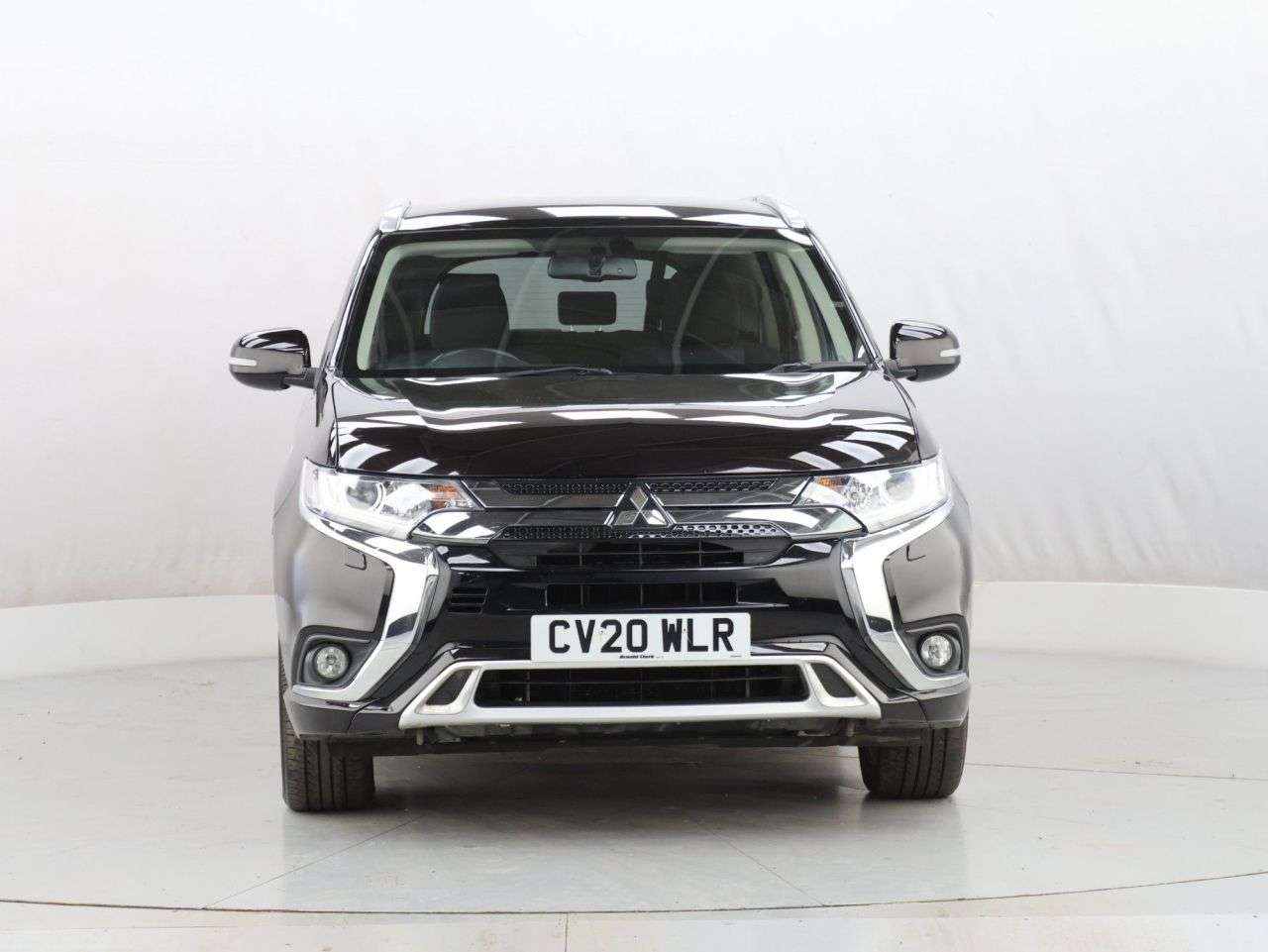 A 2020 MITSUBISHI OUTLANDER 2.4h TwinMotor 13.8kWh Design SUV 5dr Petrol Plug-in Hybrid CVT 4WD Euro 6 A 2020 MITSUBISHI OUTLANDER 2.4h TwinMotor 13.8kWh Design SUV 5dr Petrol Plug-in Hybrid CVT 4WD Euro 6