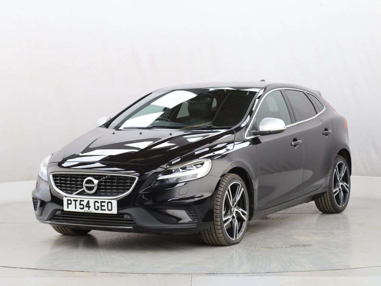 2019 VOLVO V40 2019 VOLVO V40
