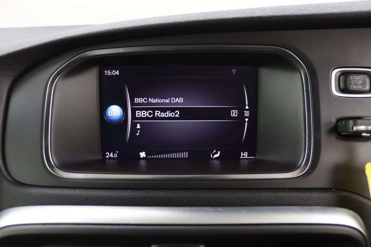 2019 VOLVO V40 2019 VOLVO V40