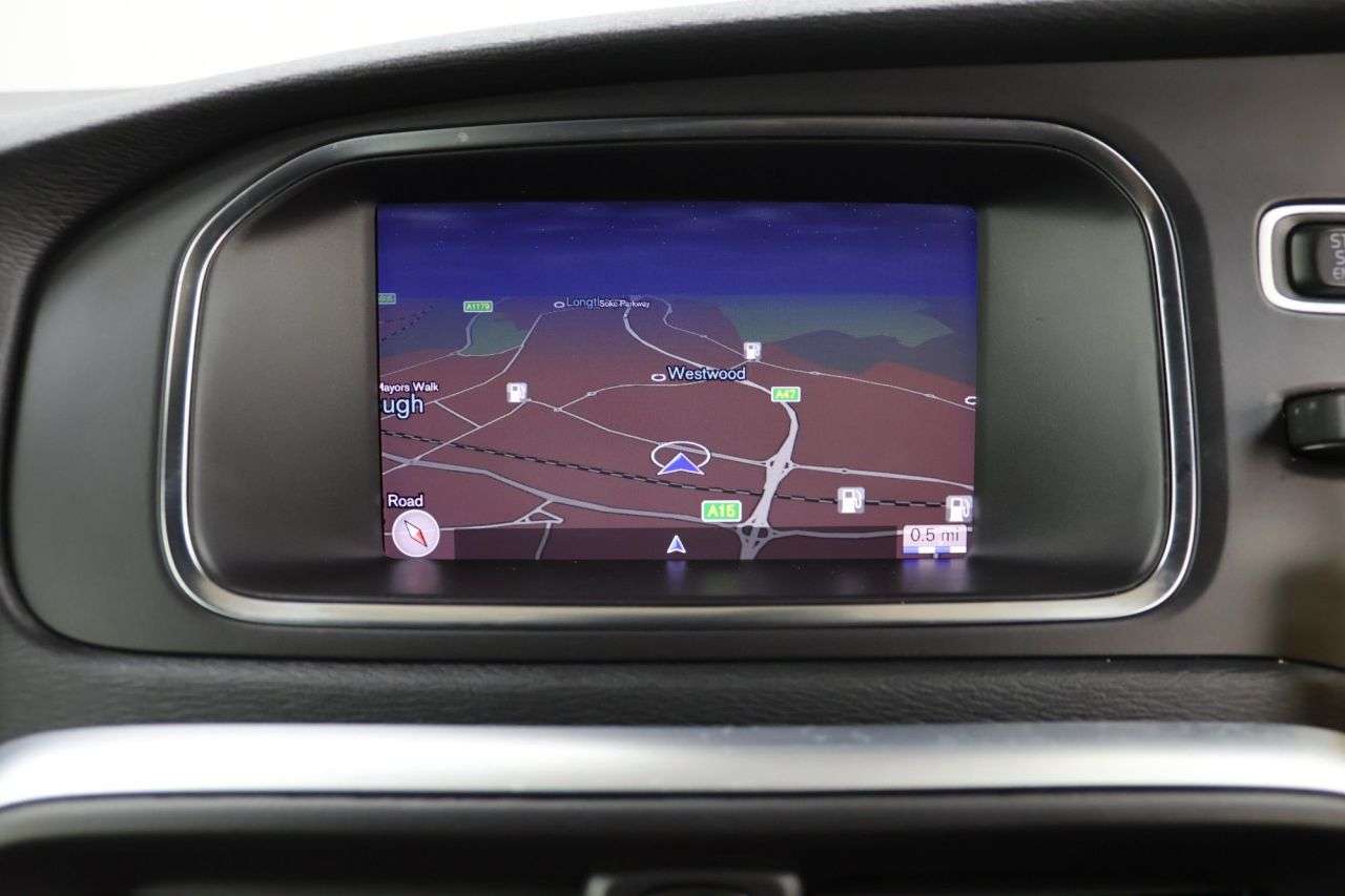 2019 VOLVO V40 2019 VOLVO V40