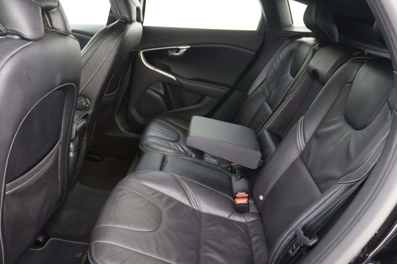 2019 VOLVO V40 2019 VOLVO V40