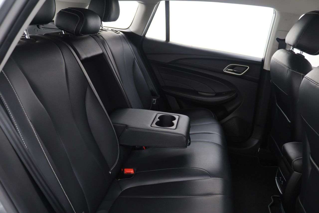 2022 MG MG 5 2022 MG MG 5