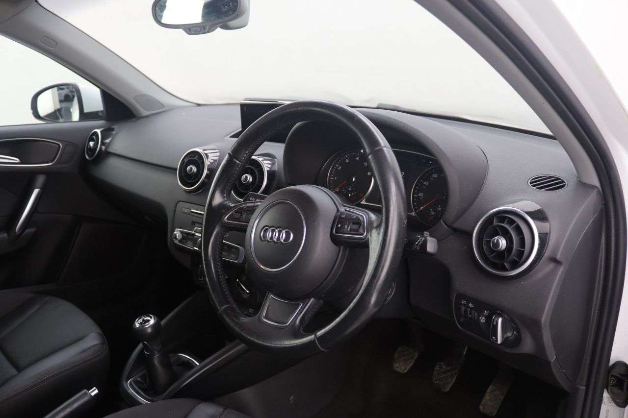 2017 AUDI A1 2017 AUDI A1