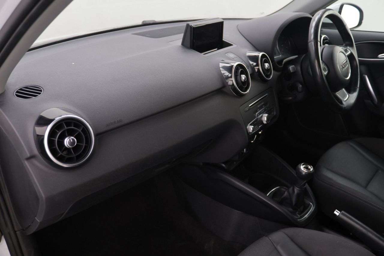 2017 AUDI A1 2017 AUDI A1