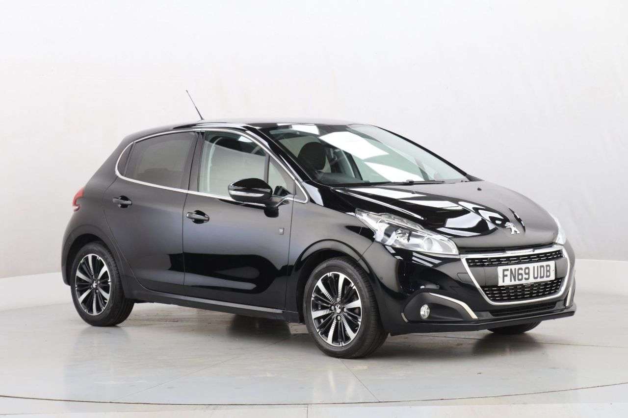 A 2019 PEUGEOT 208 1.2 PureTech Tech Edition Hatchback 5dr Petrol Manual Euro 6 (s/s) (82 ps) A 2019 PEUGEOT 208 1.2 PureTech Tech Edition Hatchback 5dr Petrol Manual Euro 6 (s/s) (82 ps)
