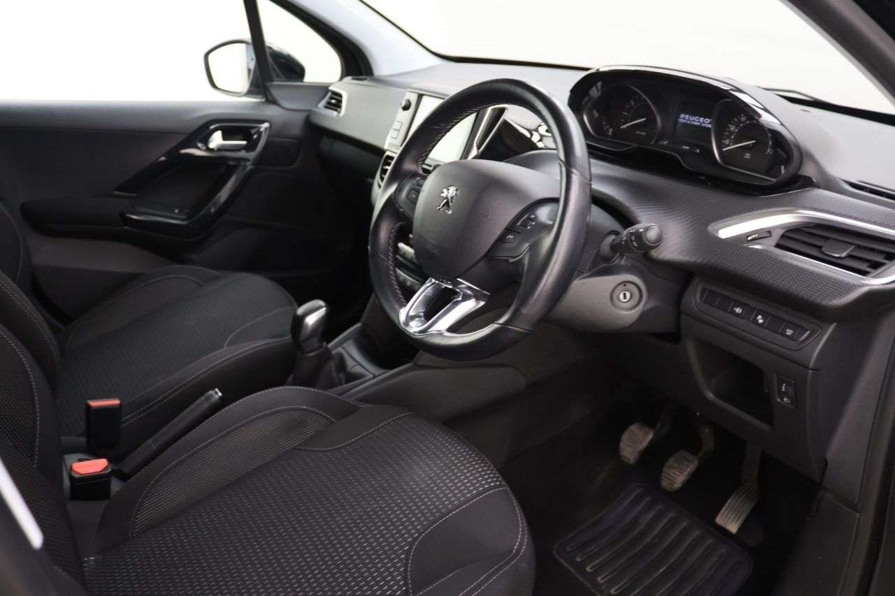 2019 PEUGEOT 208 2019 PEUGEOT 208