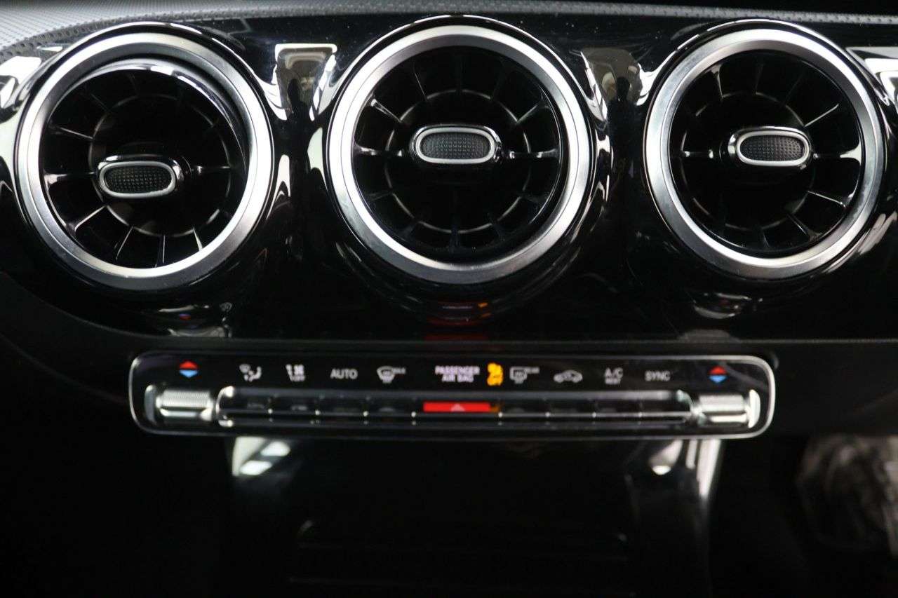 2018 MERCEDES-BENZ A CLASS 2018 MERCEDES-BENZ A CLASS