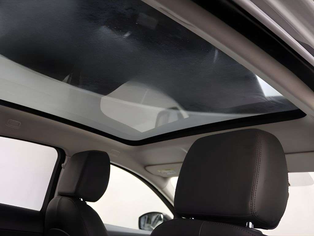 A 2018 JAGUAR E-PACE 2.0 D180 SE SUV 5dr Diesel Auto AWD Euro 6 (s/s) (180 ps) A 2018 JAGUAR E-PACE 2.0 D180 SE SUV 5dr Diesel Auto AWD Euro 6 (s/s) (180 ps)