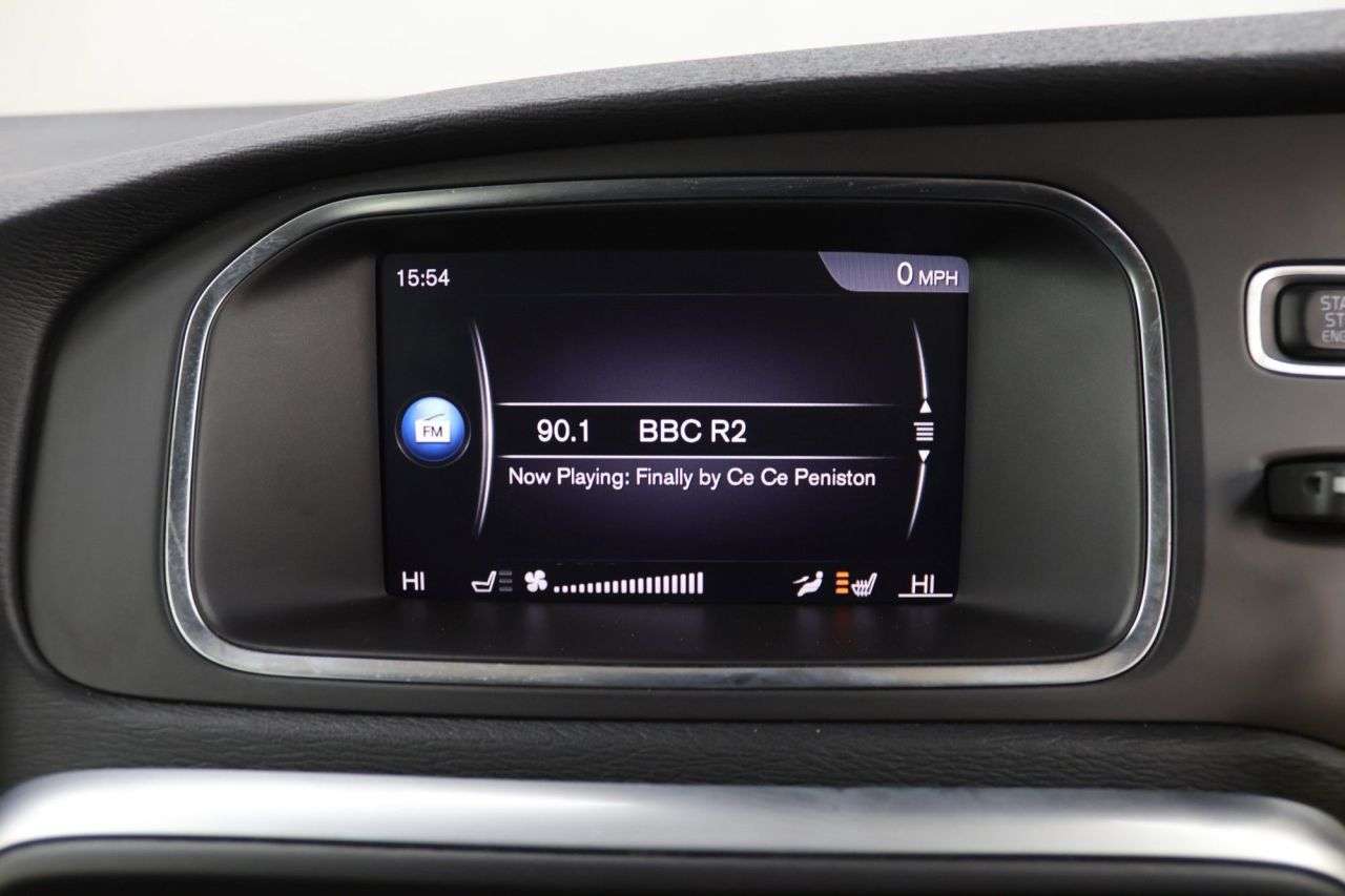 2019 VOLVO V40 2019 VOLVO V40