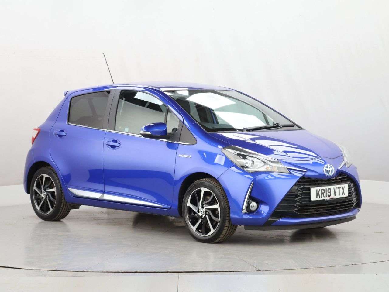A 2019 TOYOTA YARIS 1.5 VVT-h Excel Hatchback 5dr Petrol Hybrid E-CVT Euro 6 (s/s) (100 ps) A 2019 TOYOTA YARIS 1.5 VVT-h Excel Hatchback 5dr Petrol Hybrid E-CVT Euro 6 (s/s) (100 ps)