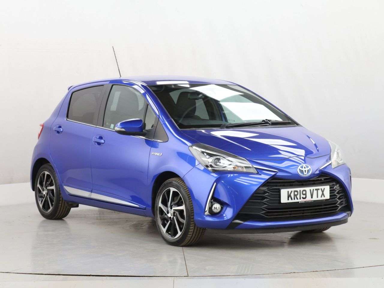 A 2019 TOYOTA YARIS 1.5 VVT-h Excel Hatchback 5dr Petrol Hybrid E-CVT Euro 6 (s/s) (100 ps) A 2019 TOYOTA YARIS 1.5 VVT-h Excel Hatchback 5dr Petrol Hybrid E-CVT Euro 6 (s/s) (100 ps)