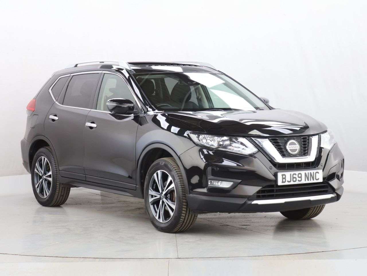 A 2019 NISSAN X-TRAIL 1.3 DIG-T N-Connecta SUV 5dr Petrol DCT Auto Euro 6 (s/s) (160 ps) A 2019 NISSAN X-TRAIL 1.3 DIG-T N-Connecta SUV 5dr Petrol DCT Auto Euro 6 (s/s) (160 ps)