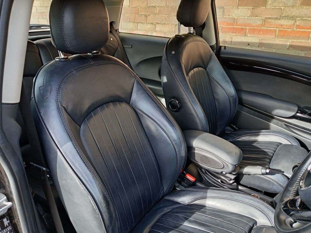 A 2018 MINI HATCH 1.5 Cooper Seven Hatchback 3dr Petrol Manual Euro 6 (s/s) (136 ps) A 2018 MINI HATCH 1.5 Cooper Seven Hatchback 3dr Petrol Manual Euro 6 (s/s) (136 ps)