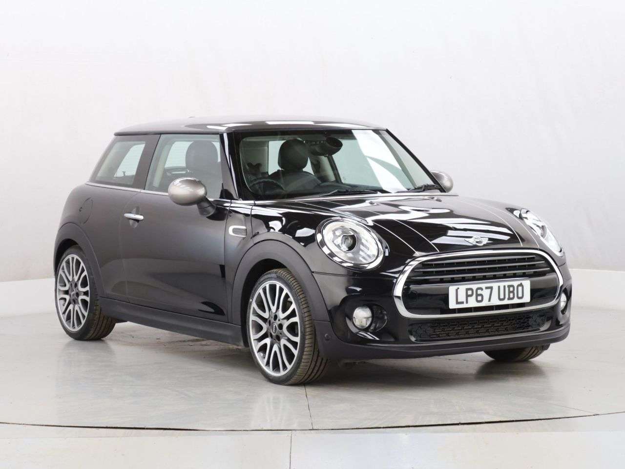 A 2018 MINI HATCH 1.5 Cooper Seven Hatchback 3dr Petrol Manual Euro 6 (s/s) (136 ps) A 2018 MINI HATCH 1.5 Cooper Seven Hatchback 3dr Petrol Manual Euro 6 (s/s) (136 ps)