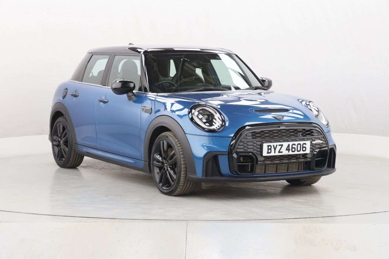 A 2022 MINI HATCH 2.0 Cooper S Sport Hatchback 5dr Petrol Manual Euro 6 (s/s) (178 ps) A 2022 MINI HATCH 2.0 Cooper S Sport Hatchback 5dr Petrol Manual Euro 6 (s/s) (178 ps)