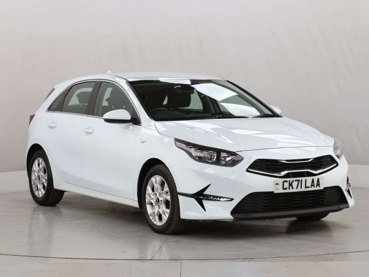 A 2021 KIA CEED 1.0 T-GDi 2 Hatchback 5dr Petrol Manual Euro 6 (s/s) (118 bhp) A 2021 KIA CEED 1.0 T-GDi 2 Hatchback 5dr Petrol Manual Euro 6 (s/s) (118 bhp)