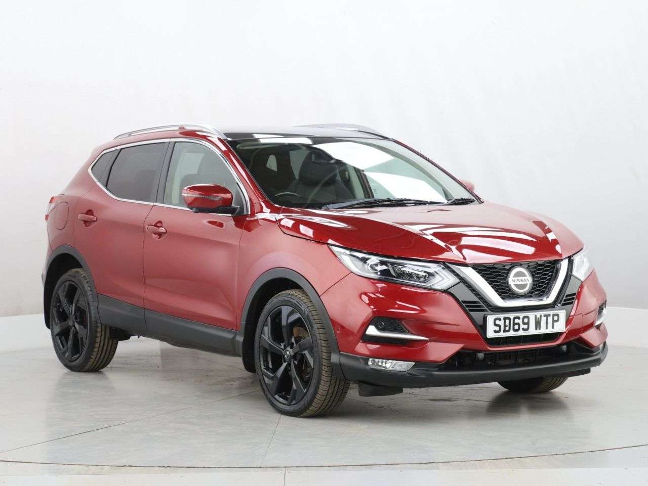 A 2019 NISSAN QASHQAI 1.7 dCi Tekna SUV 5dr Diesel Manual Euro 6 (s/s) (150 ps) A 2019 NISSAN QASHQAI 1.7 dCi Tekna SUV 5dr Diesel Manual Euro 6 (s/s) (150 ps)