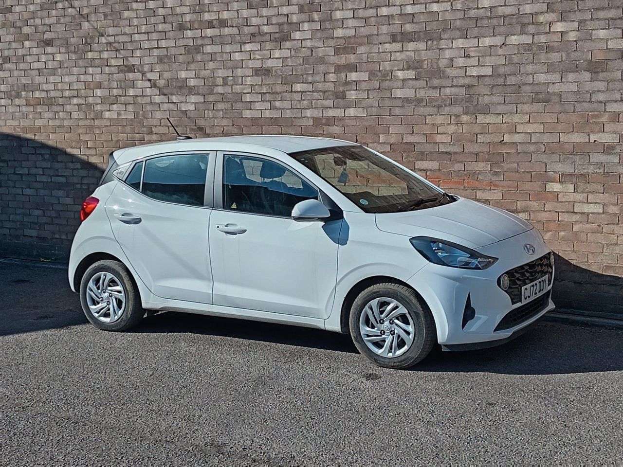 A 2023 HYUNDAI I10 1.0 SE Hatchback 5dr Petrol Manual Euro 6 (s/s) (67 ps) A 2023 HYUNDAI I10 1.0 SE Hatchback 5dr Petrol Manual Euro 6 (s/s) (67 ps)