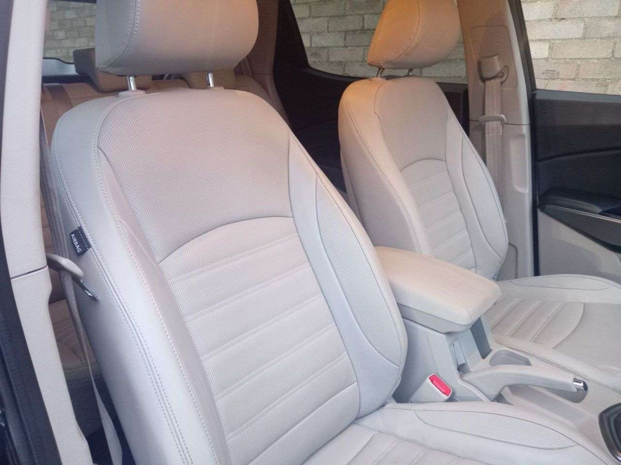 A 2023 SSANGYONG TIVOLI 1.5P Ultimate Nav SUV 5dr Petrol Manual Euro 6 (s/s) (163 ps) A 2023 SSANGYONG TIVOLI 1.5P Ultimate Nav SUV 5dr Petrol Manual Euro 6 (s/s) (163 ps)