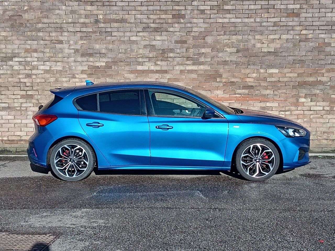 A 2019 FORD FOCUS 1.5 EcoBlue ST-Line X Hatchback 5dr Diesel Manual Euro 6 (s/s) (120 ps) A 2019 FORD FOCUS 1.5 EcoBlue ST-Line X Hatchback 5dr Diesel Manual Euro 6 (s/s) (120 ps)