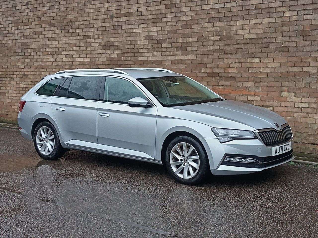 A 2021 SKODA SUPERB 1.4 TSI iV 13kWh SE Technology Estate 5dr Petrol Plug-in Hybrid DSG Euro 6 A 2021 SKODA SUPERB 1.4 TSI iV 13kWh SE Technology Estate 5dr Petrol Plug-in Hybrid DSG Euro 6