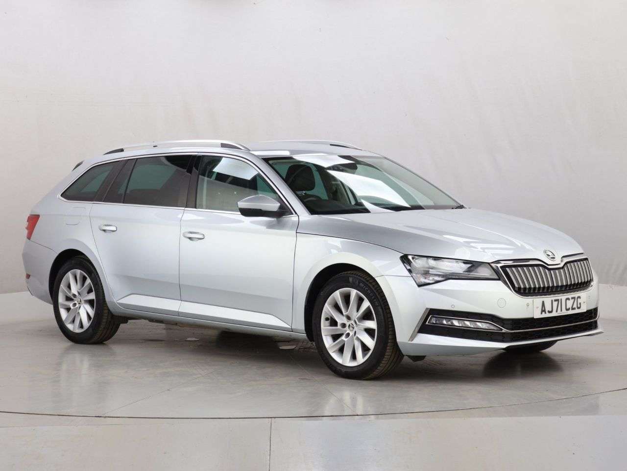 A 2021 SKODA SUPERB 1.4 TSI iV 13kWh SE Technology Estate 5dr Petrol Plug-in Hybrid DSG Euro 6 A 2021 SKODA SUPERB 1.4 TSI iV 13kWh SE Technology Estate 5dr Petrol Plug-in Hybrid DSG Euro 6