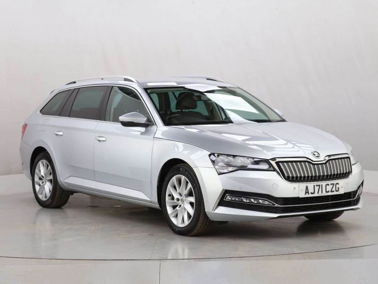 A 2021 SKODA SUPERB 1.4 TSI iV 13kWh SE Technology Estate 5dr Petrol Plug-in Hybrid DSG Euro 6 A 2021 SKODA SUPERB 1.4 TSI iV 13kWh SE Technology Estate 5dr Petrol Plug-in Hybrid DSG Euro 6