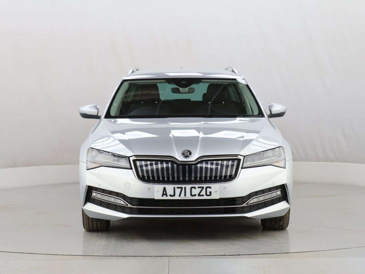 A 2021 SKODA SUPERB 1.4 TSI iV 13kWh SE Technology Estate 5dr Petrol Plug-in Hybrid DSG Euro 6 A 2021 SKODA SUPERB 1.4 TSI iV 13kWh SE Technology Estate 5dr Petrol Plug-in Hybrid DSG Euro 6