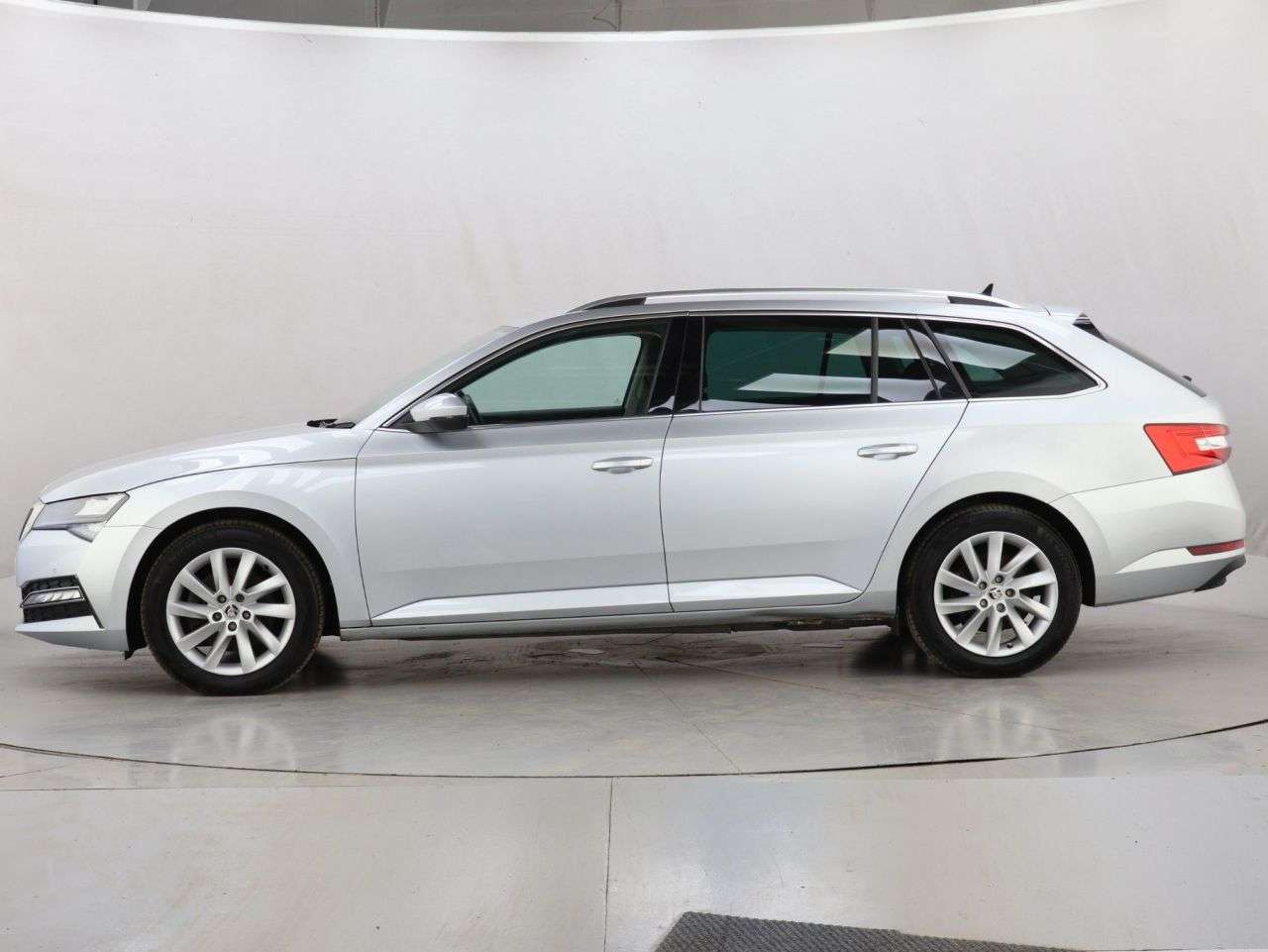 2021 SKODA SUPERB 2021 SKODA SUPERB