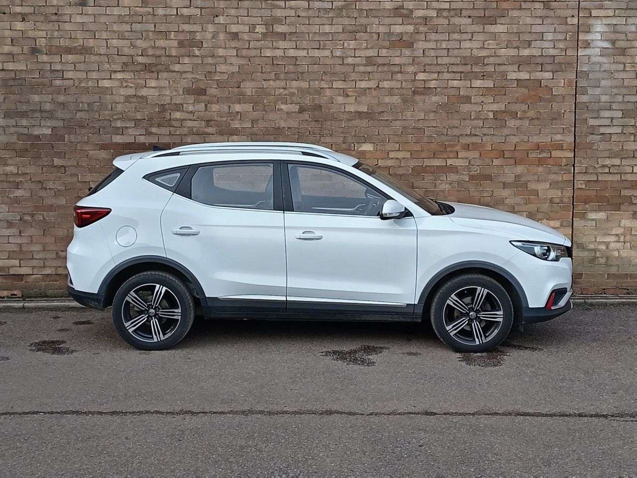 A 2020 MG MG ZS 1.0 T-GDI Limited Edition SUV 5dr Petrol Auto Euro 6 (111 ps) A 2020 MG MG ZS 1.0 T-GDI Limited Edition SUV 5dr Petrol Auto Euro 6 (111 ps)