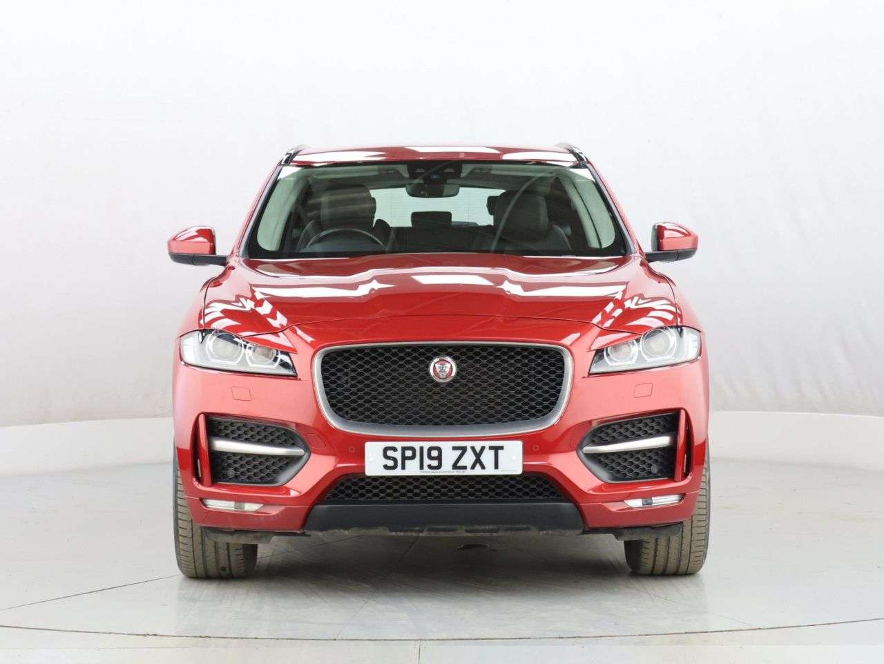 A 2019 JAGUAR F-PACE 2.0 D180 R-Sport SUV 5dr Diesel Auto AWD Euro 6 (s/s) (180 ps) A 2019 JAGUAR F-PACE 2.0 D180 R-Sport SUV 5dr Diesel Auto AWD Euro 6 (s/s) (180 ps)