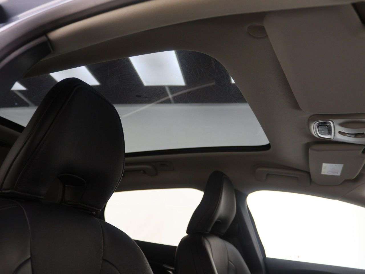 2019 VOLVO V40 2019 VOLVO V40