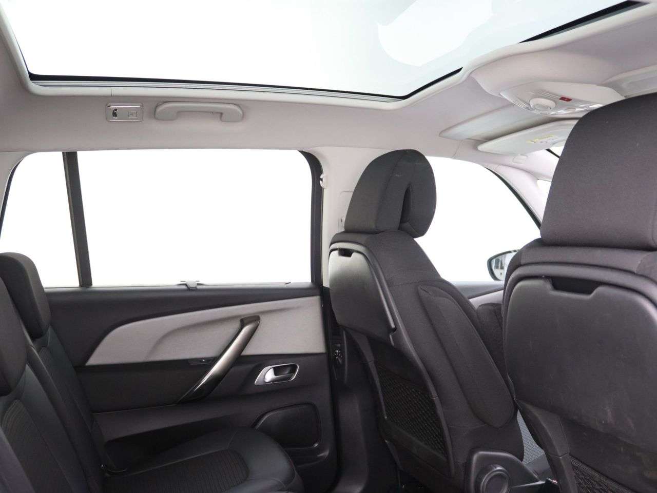 A 2022 CITROEN GRAND C4 SPACETOURER 1.2 PureTech Shine MPV 5dr Petrol Manual Euro 6 (s/s) (130 ps) A 2022 CITROEN GRAND C4 SPACETOURER 1.2 PureTech Shine MPV 5dr Petrol Manual Euro 6 (s/s) (130 ps)