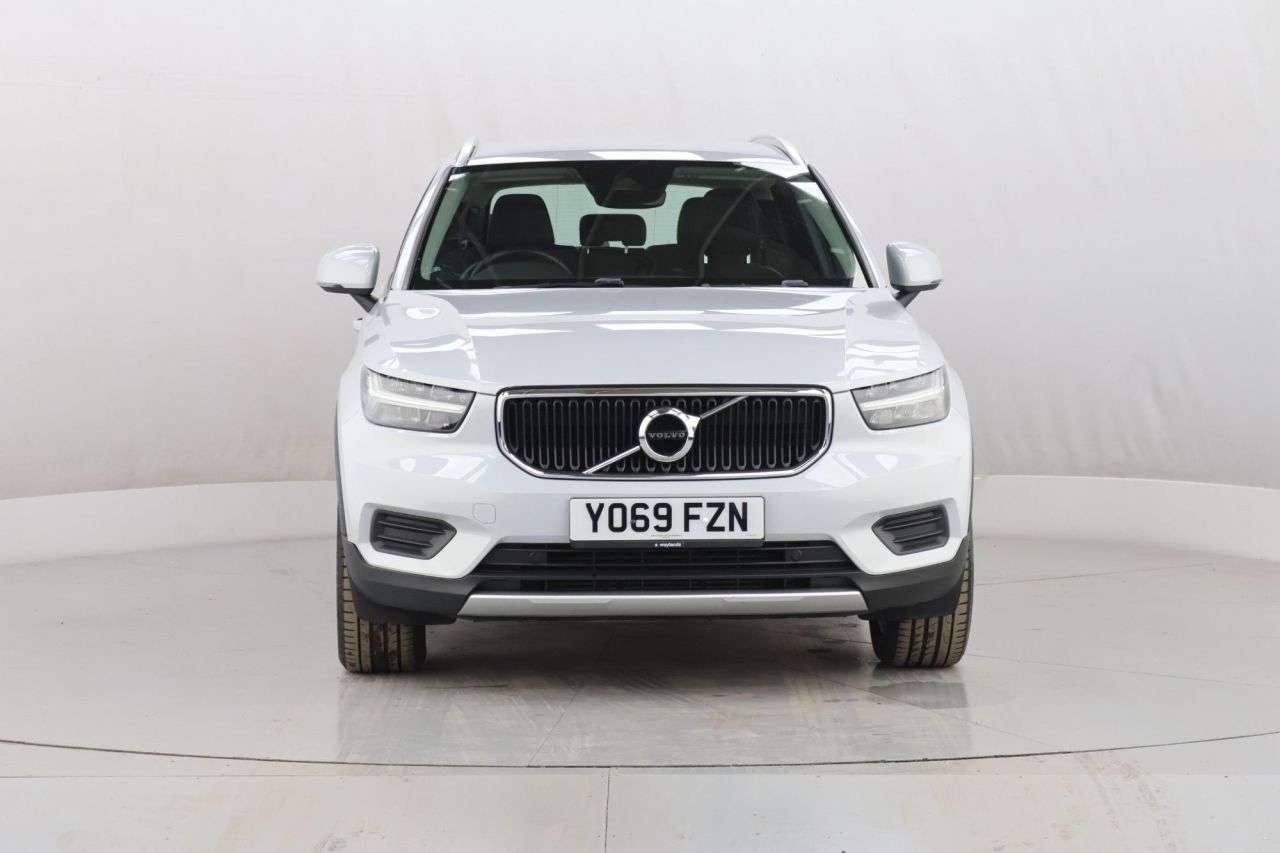 A 2020 VOLVO XC40 2.0 D3 Momentum SUV 5dr Diesel Manual Euro 6 (s/s) (150 ps) A 2020 VOLVO XC40 2.0 D3 Momentum SUV 5dr Diesel Manual Euro 6 (s/s) (150 ps)