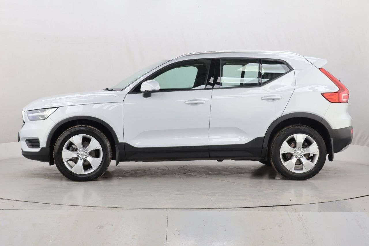 2020 VOLVO XC40 2020 VOLVO XC40