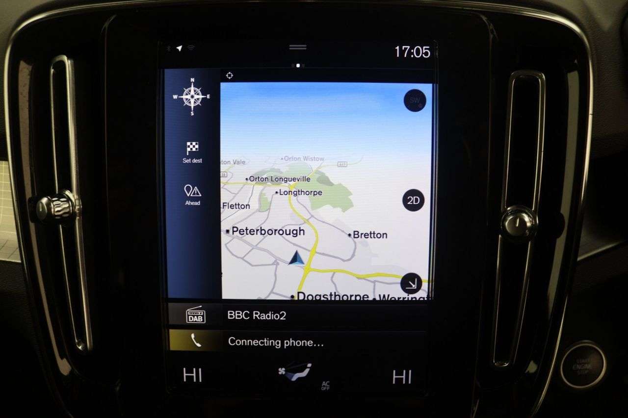 2020 VOLVO XC40 2020 VOLVO XC40