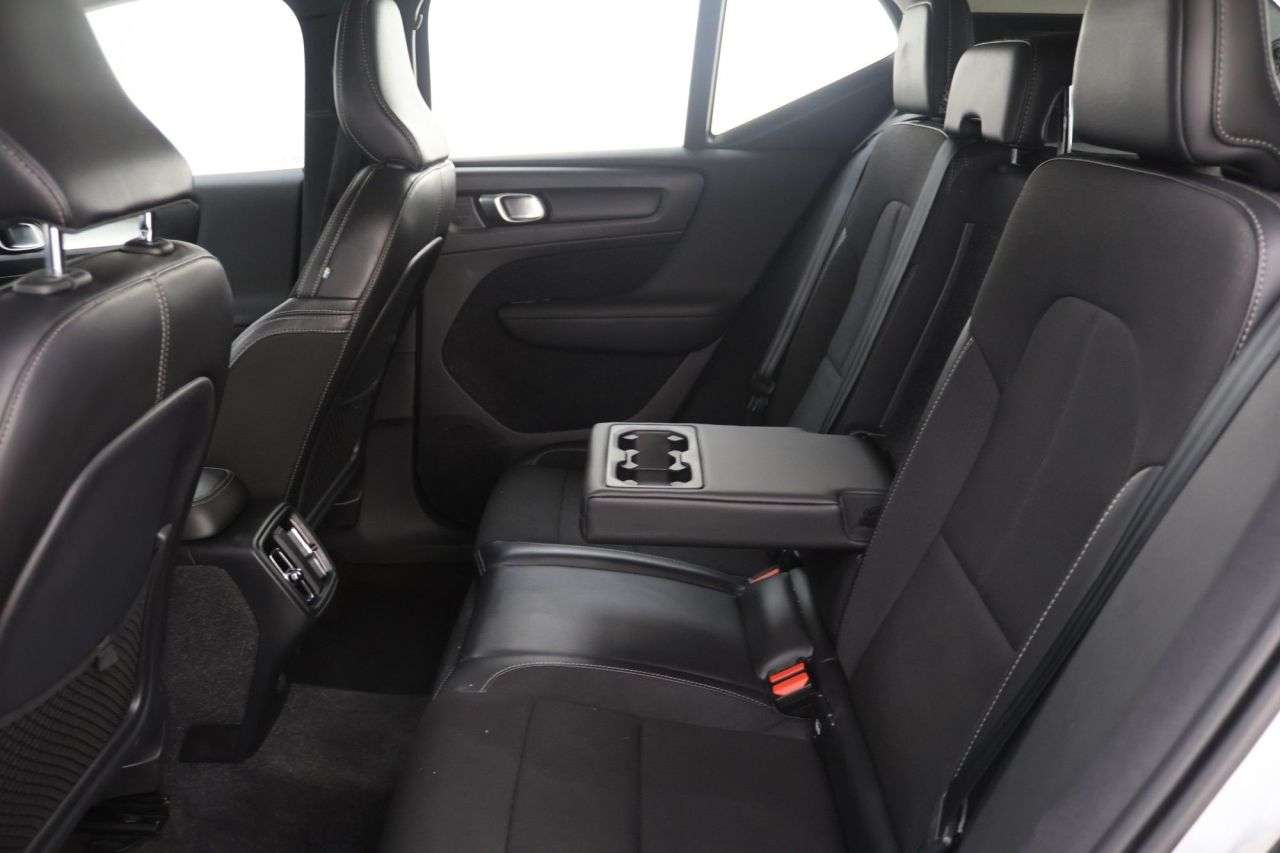 2020 VOLVO XC40 2020 VOLVO XC40