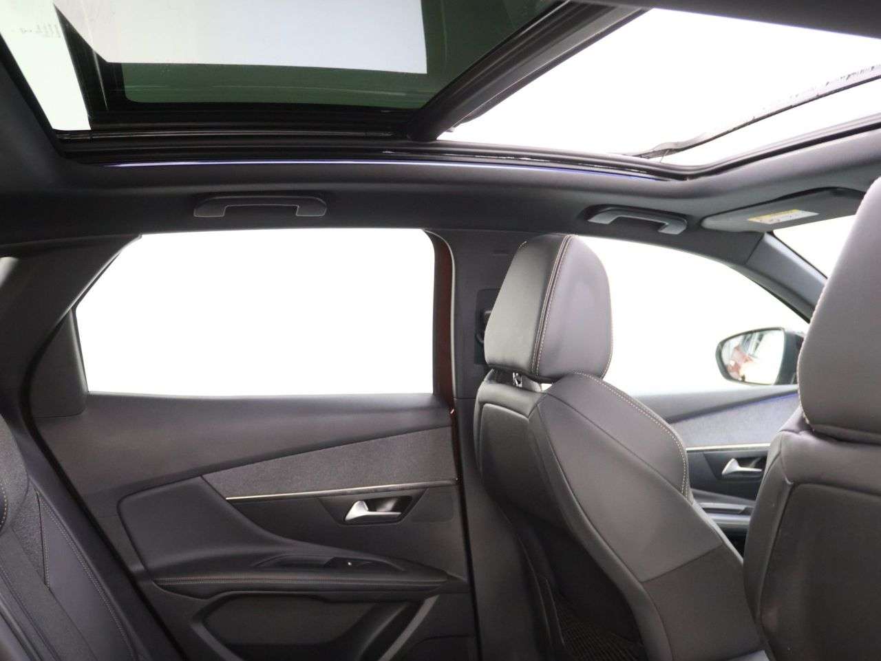 A 2020 PEUGEOT 3008 1.2 PureTech GT Line Premium SUV 5dr Petrol EAT Euro 6 (s/s) (130 ps) A 2020 PEUGEOT 3008 1.2 PureTech GT Line Premium SUV 5dr Petrol EAT Euro 6 (s/s) (130 ps)