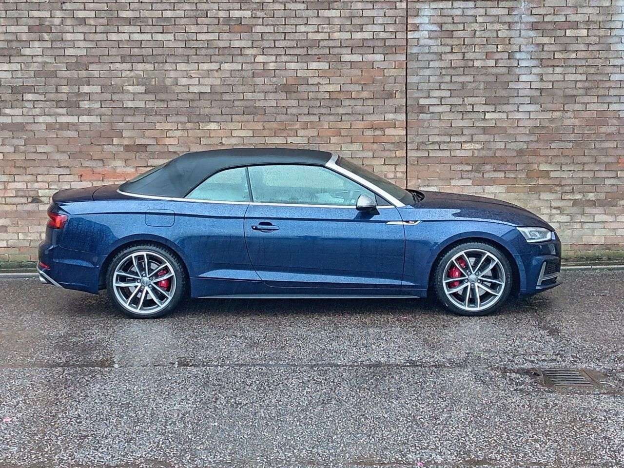 A 2018 AUDI S5 3.0 TFSI V6 Cabriolet 2dr Petrol Tiptronic quattro Euro 6 (s/s) (354 ps) A 2018 AUDI S5 3.0 TFSI V6 Cabriolet 2dr Petrol Tiptronic quattro Euro 6 (s/s) (354 ps)