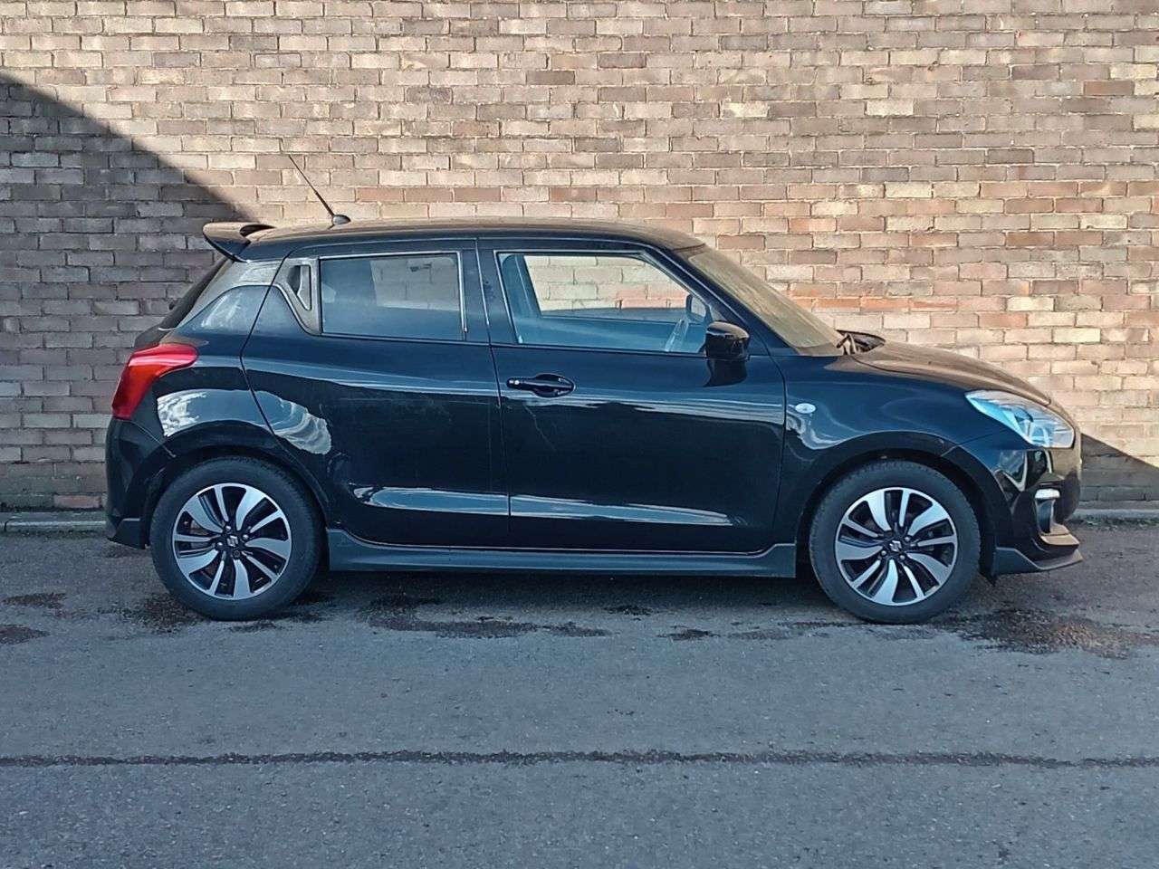 A 2020 SUZUKI SWIFT 1.2 Dualjet Attitude Hatchback 5dr Petrol Manual Euro 6 (s/s) (90 ps) A 2020 SUZUKI SWIFT 1.2 Dualjet Attitude Hatchback 5dr Petrol Manual Euro 6 (s/s) (90 ps)