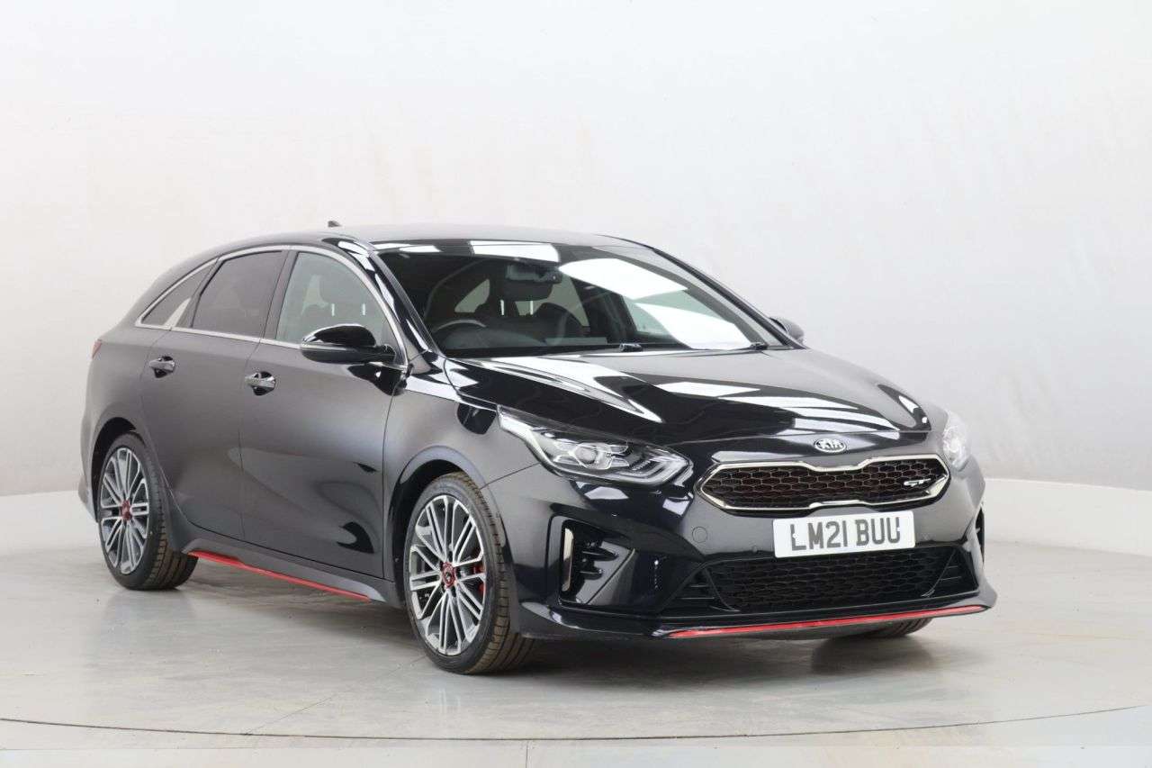 A 2021 KIA PROCEED 1.6 T-GDi GT Shooting Brake 5dr Petrol DCT Euro 6 (s/s) (201 bhp) A 2021 KIA PROCEED 1.6 T-GDi GT Shooting Brake 5dr Petrol DCT Euro 6 (s/s) (201 bhp)