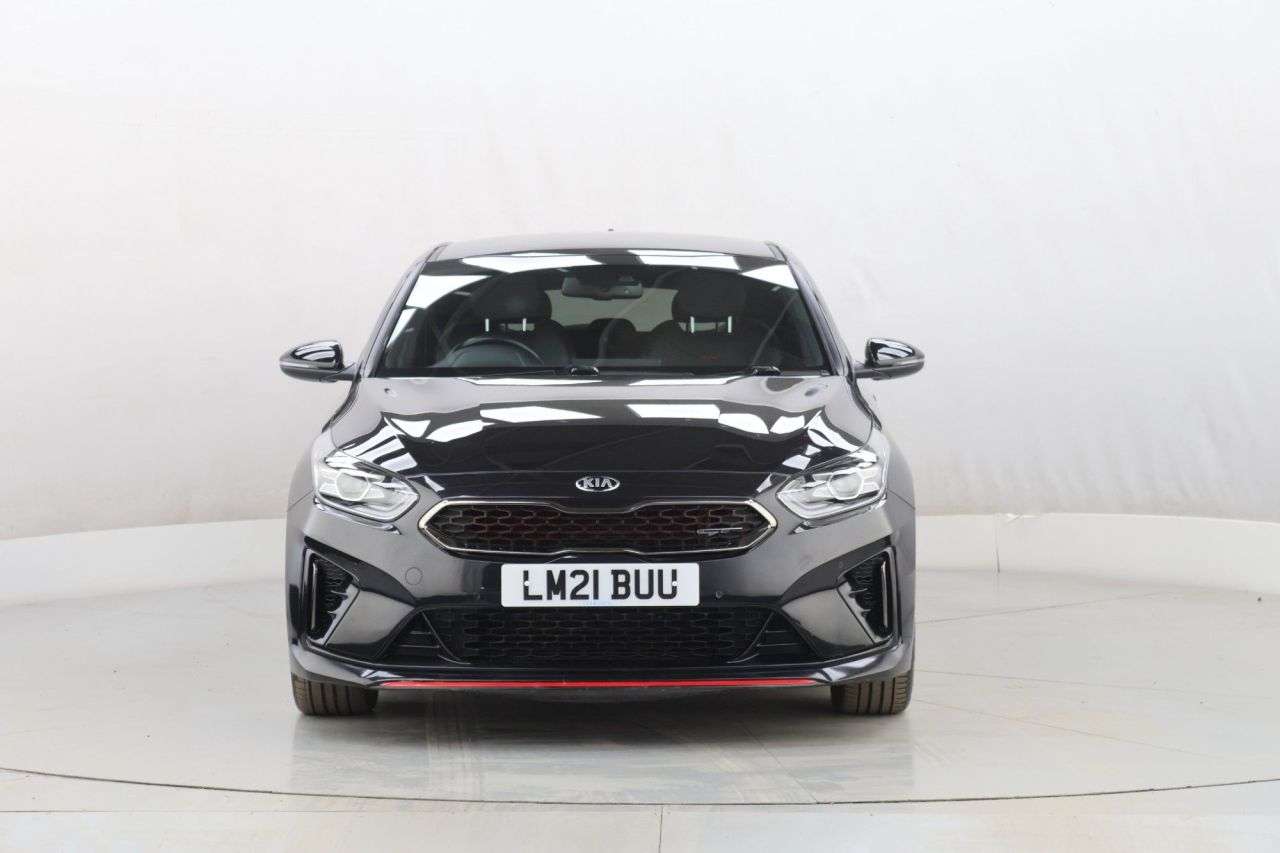 A 2021 KIA PROCEED 1.6 T-GDi GT Shooting Brake 5dr Petrol DCT Euro 6 (s/s) (201 bhp) A 2021 KIA PROCEED 1.6 T-GDi GT Shooting Brake 5dr Petrol DCT Euro 6 (s/s) (201 bhp)
