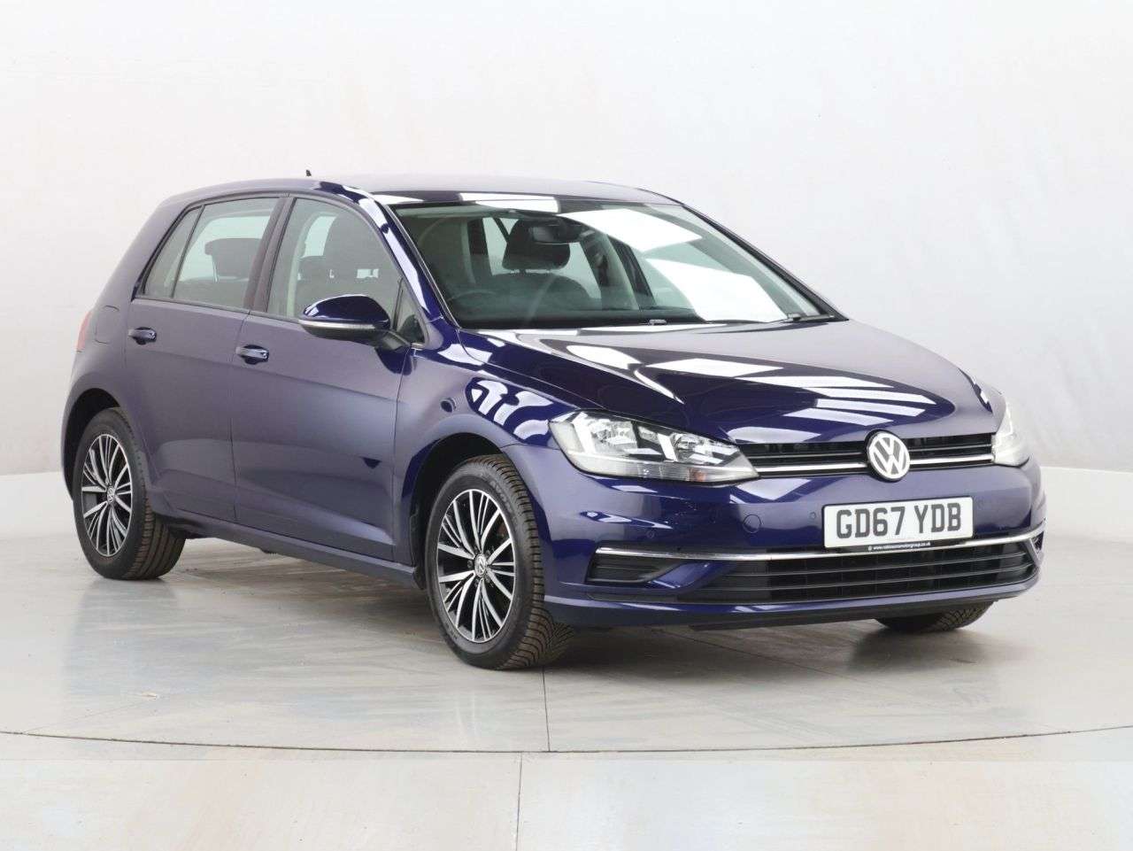 A 2018 VOLKSWAGEN GOLF 1.4 TSI SE Hatchback 5dr Petrol Manual Euro 6 (s/s) (125 ps) A 2018 VOLKSWAGEN GOLF 1.4 TSI SE Hatchback 5dr Petrol Manual Euro 6 (s/s) (125 ps)